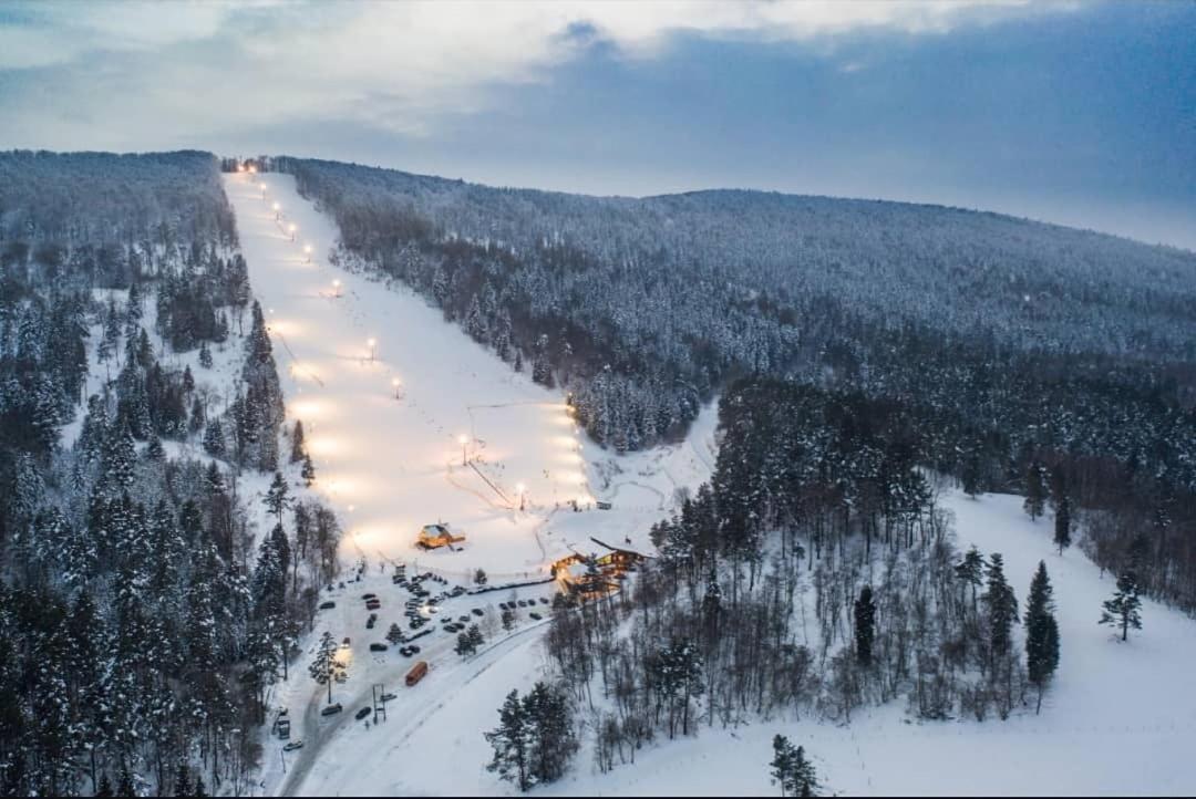 Pensjonat Laworta Ski 우스트르치키 돌네 외부 사진
